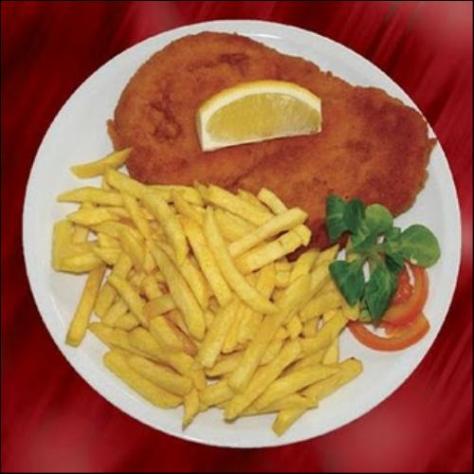 Schnitzel,Wiener Schnitzel,Wiener Schnitzel Ban Chang,French Fries,Tommys,Tommys Restaurant